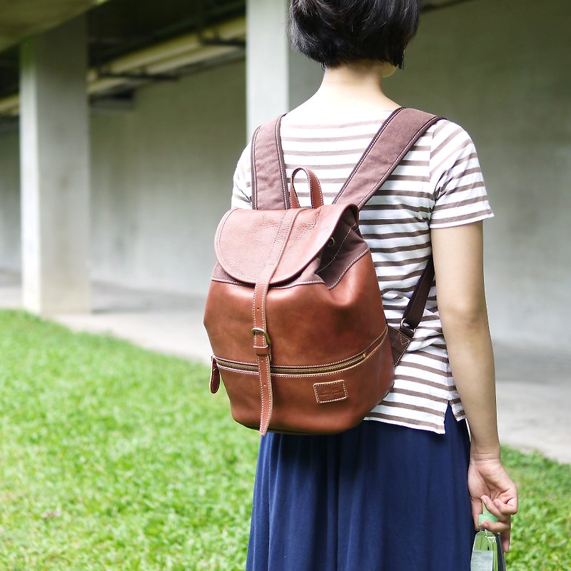 日本の人気モデルのカジュアルな革のバックパックの後だけ茶色はFOLNAで日本製 - リュックサック - 革 