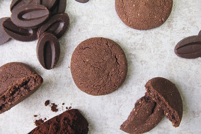 法芙娜可可豆餅乾 | 半溶的法芙娜巧克力內餡讓人欲罷不能 - 手工餅乾 - 新鮮食材 咖啡色
