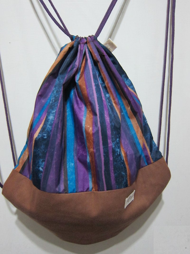 手作防水抽繩後背包-【簡單直條】 - 水桶袋/索繩袋 - 其他材質 多色