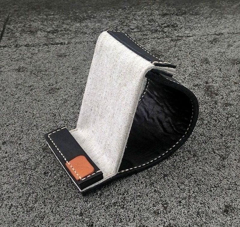 sit. Wang-bent mobile phone holder - ที่ตั้งมือถือ - หนังแท้ สีดำ