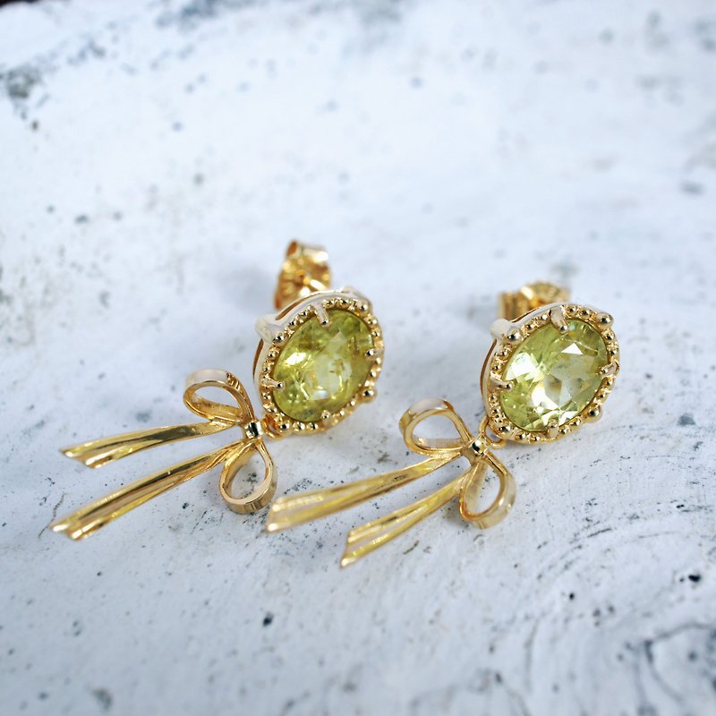 Green Garnet and ribbon earrings - Earrings & Clip-ons - Other Metals Gold