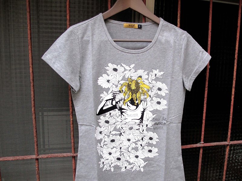 WenTi - 【Time for watering】 - Women's T-Shirts - Cotton & Hemp 