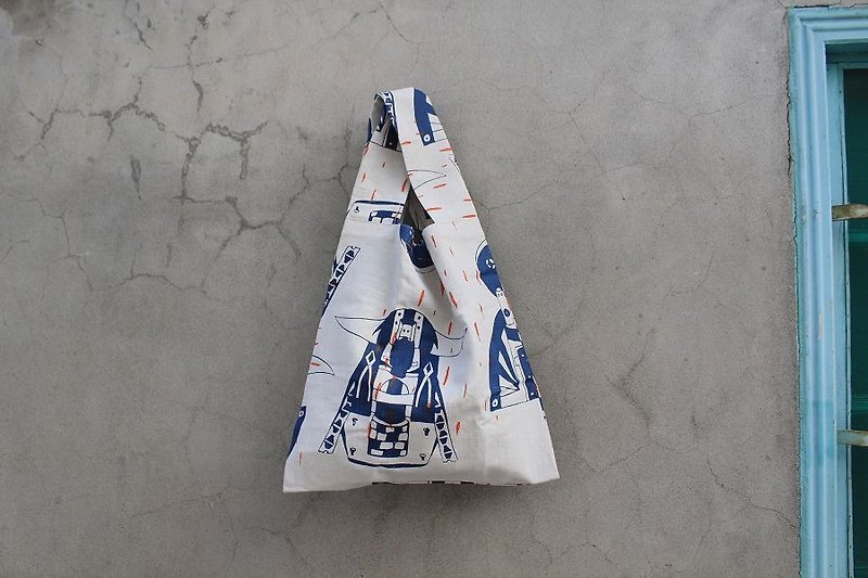 【ZhiZhiRen】厵| Big Belly Buns-Fengshan Iron - Messenger Bags & Sling Bags - Other Materials Blue