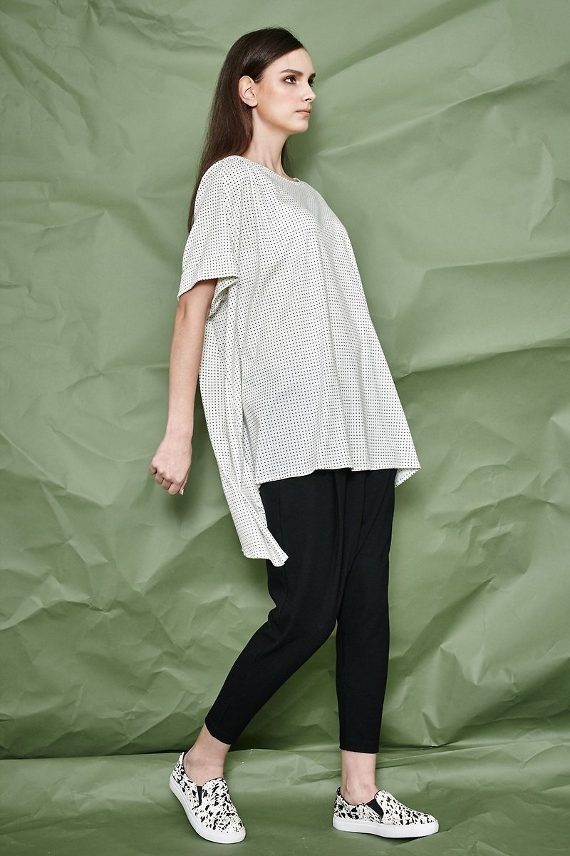 A little loose pleated knit top - เสื้อผู้หญิง - ผ้าฝ้าย/ผ้าลินิน ขาว