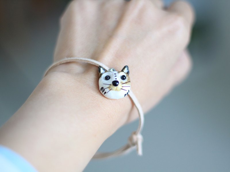 PearlCatCat // White cat bracelet - Animal bracelet - สร้อยข้อมือ - วัสดุอื่นๆ 