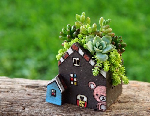 [Garden Cottage Garden] Tao hand-made - super cute Winnie Handmade pottery house (S) / rock Black / Ceramic House / Custom orders
