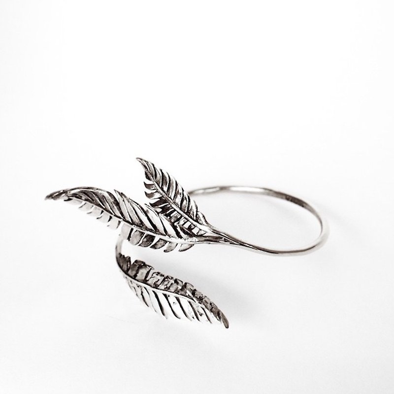 Fern leaf bangle in white bronze ,Rocker jewelry ,Skull jewelry,Biker jewelry - 手鍊/手鐲 - 其他金屬 