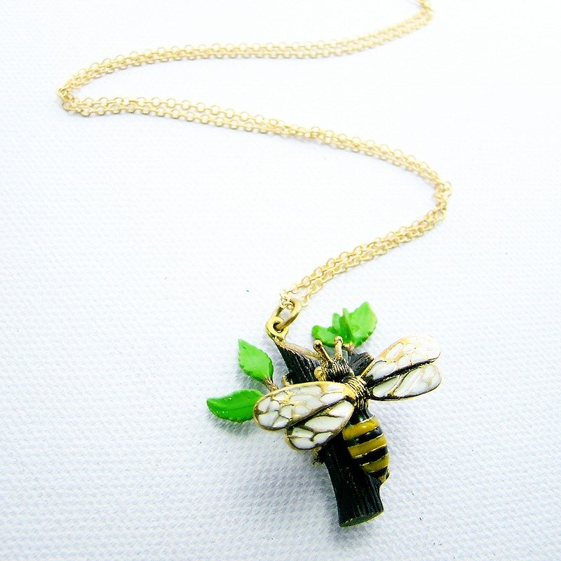 Bee on branch pendant in brass and enamel color ,Rocker jewelry ,Skull jewelry,Biker jewelry - Necklaces - Other Metals 