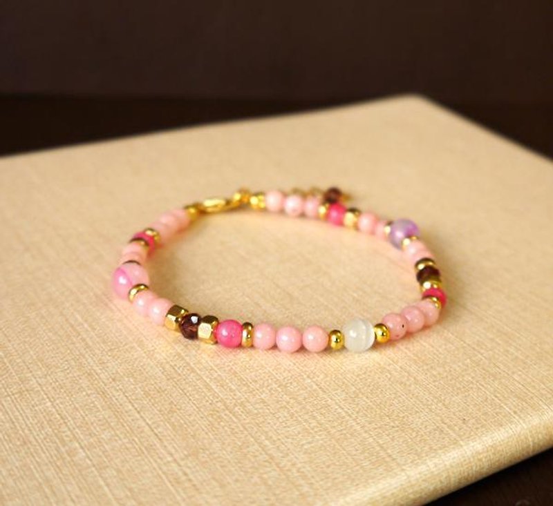 Sweet peach flower bracelet - Bracelets - Other Materials Pink