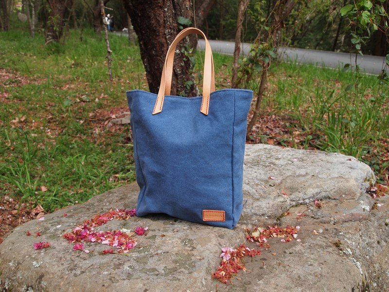 水洗藍帆布托特包  Canvas Tote Bag - 手提包/手提袋 - 其他材質 藍色