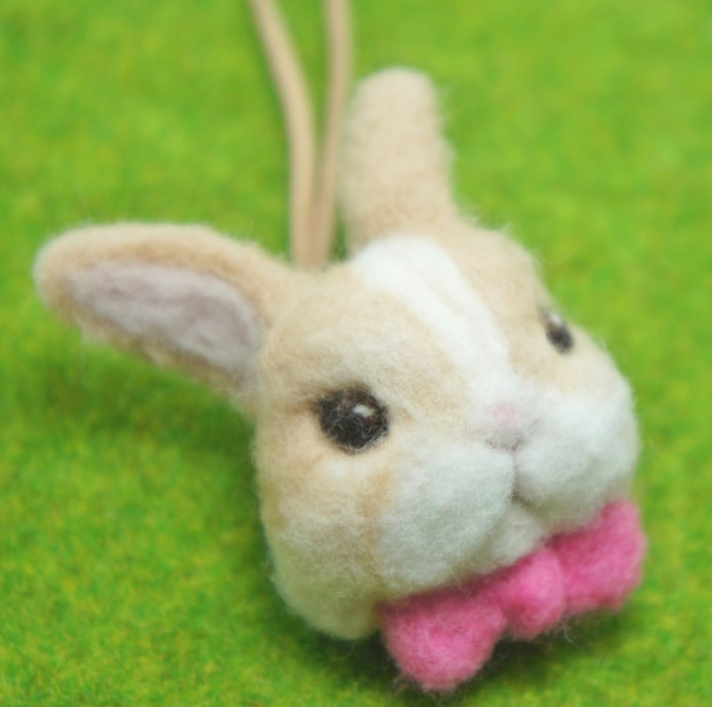 [毛毛兔]羊毛氈玫瑰色蝴蝶結兔兔 胸針/項鍊兩用  訂製 - 項鍊 - 羊毛 