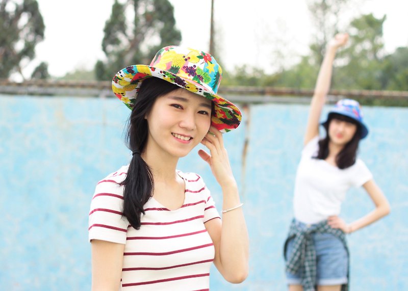 [] The MAMA's Closet fruits are / double-sided wide-brimmed hat - Hats & Caps - Other Materials Multicolor