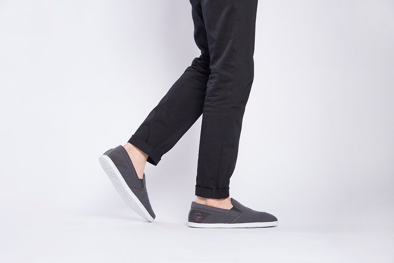 SLIP-ON Graphite PET RECYCLE and Eco-friendly shoes for MEN - รองเท้าลำลองผู้ชาย - วัสดุอีโค สีเทา