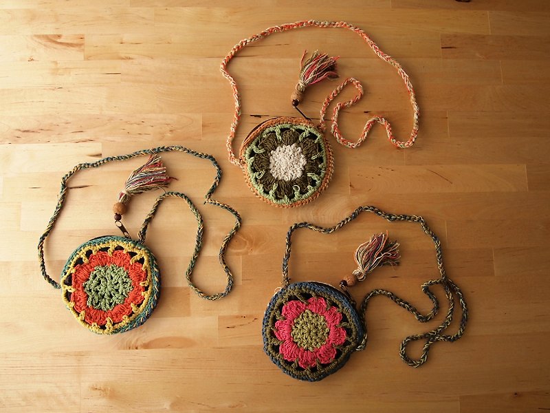 purin select zakka (I150520) cute culture color hand-knitting fishing packet - กระเป๋าใส่เหรียญ - วัสดุอื่นๆ หลากหลายสี