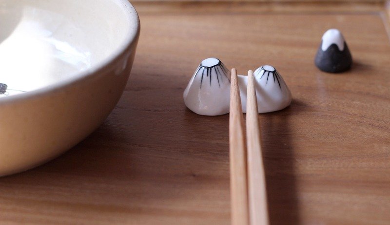 小火山▲ 筷架 - Pottery & Ceramics - Other Materials White