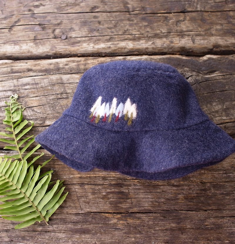 ホワイト冬の森の冬の帽子/紺 - 帽子 - コットン・麻 ブルー