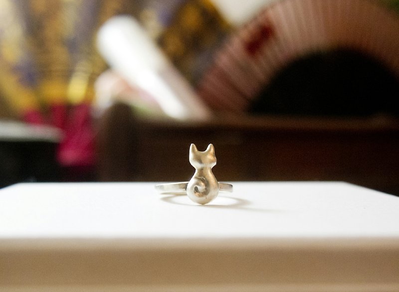 Cute Silver Dainty Little Cat Pinky Ring Cat Lover Gift For Her Lover Wife Mom Friend Christmas Birthday Anniversary Date by IONA SILVER - แหวนทั่วไป - โลหะ สีเทา