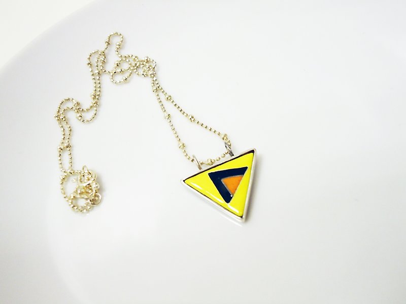 【Triangle II】Triangle shape enamel necklace - Necklaces - Other Metals Yellow