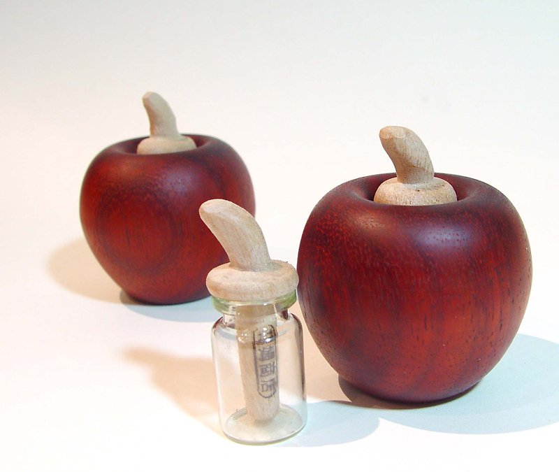 Essential oil diffuser jar of small apple - Fragrances - Wood Red