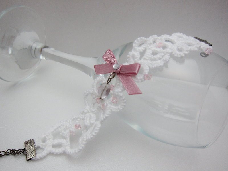 Famous handmade lace temperament. Bracelet (spot) - Bracelets - Acrylic Pink