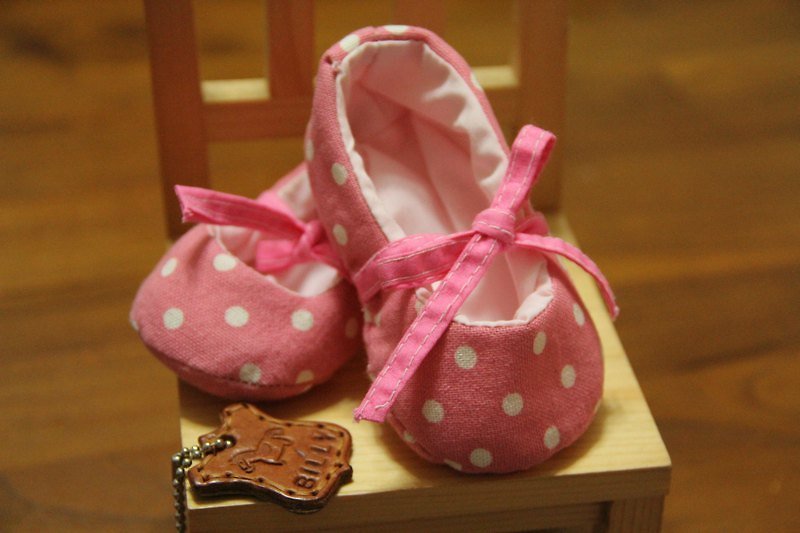 【billy的pinkoi館】【K112_300 芭蕾娃娃 嬰兒鞋材料包】適用0-12月寶寶, 布料量可做2雙 - 其他 - 其他材質 粉紅色