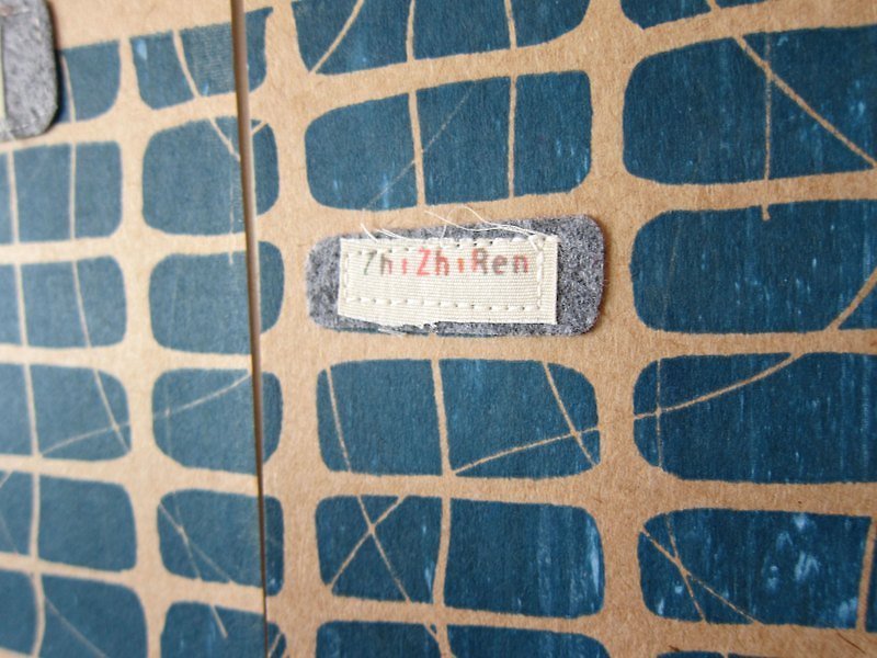 ZhiZhiRen // 老屋系列 - 鐵牛老磁磚（牛皮紙） - カード・はがき - 紙 ブラウン