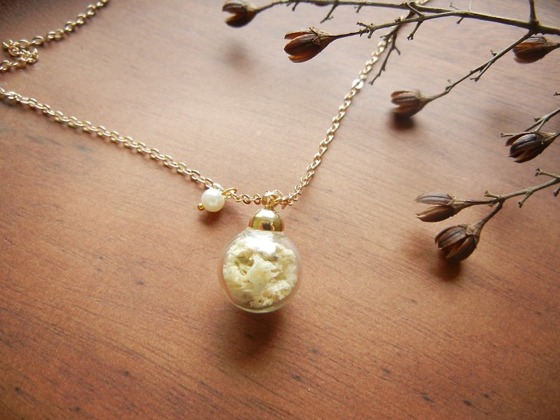 *coucoubird*pure white glass ball - Necklaces - Glass White