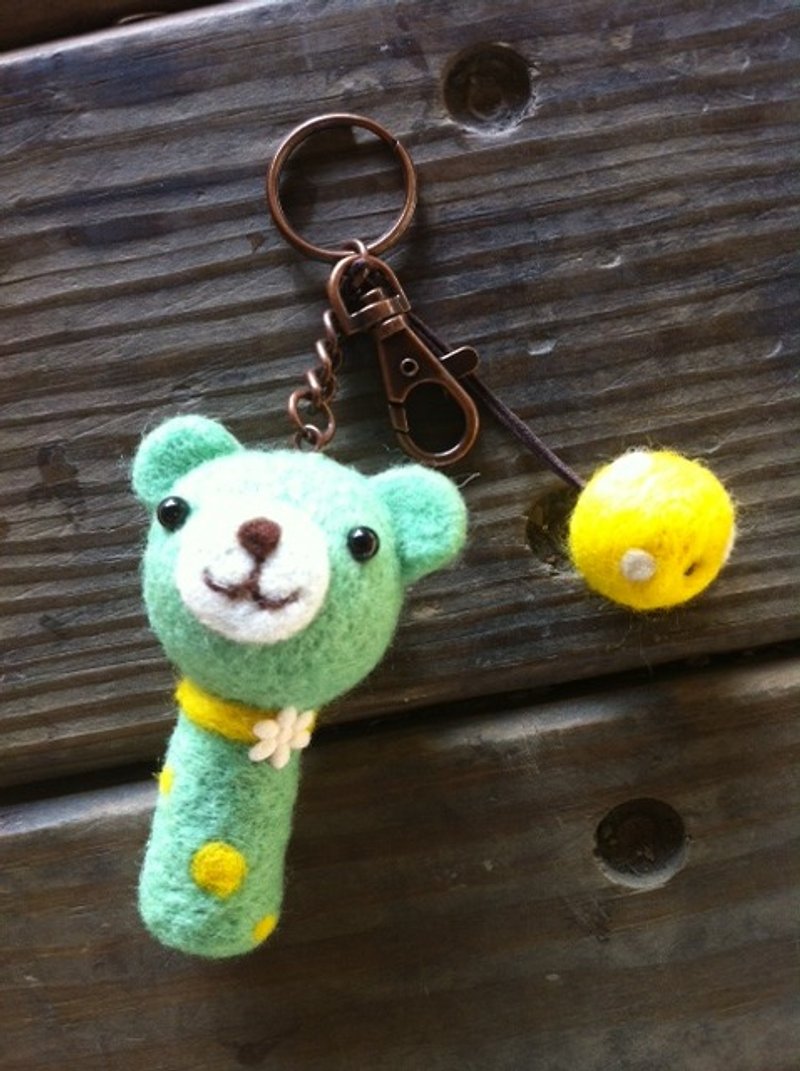 羊毛氈綠蘋果小熊鑰匙圈 - 鑰匙圈/鎖匙扣 - 羊毛 綠色