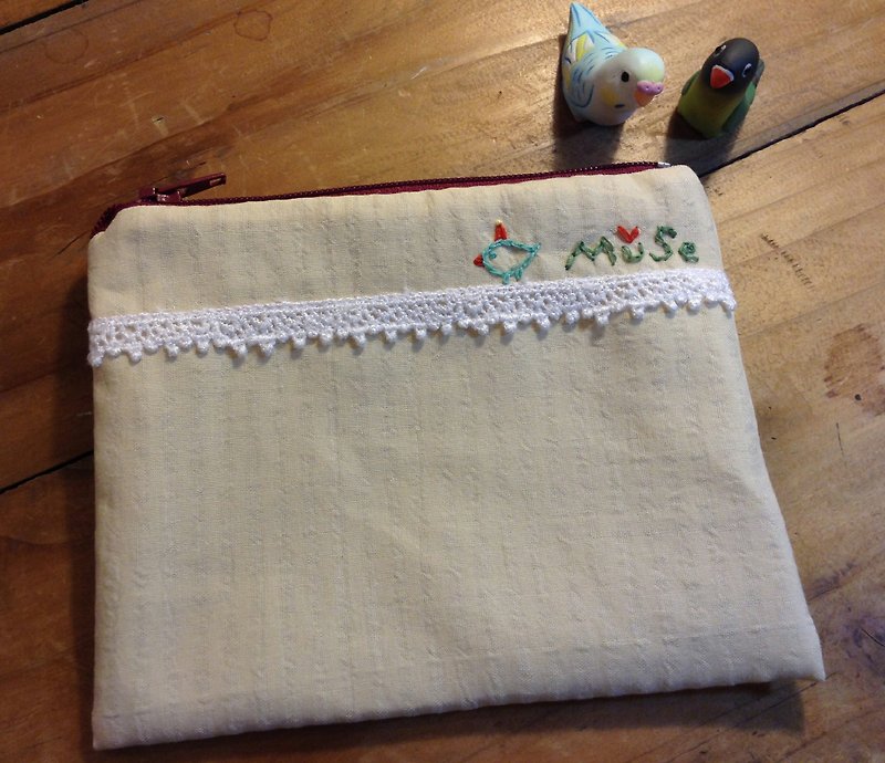 MuSe Bird Embroidered Coin Purse/Cosmetic Bag-Straight Pattern - กระเป๋าเครื่องสำอาง - งานปัก สีม่วง