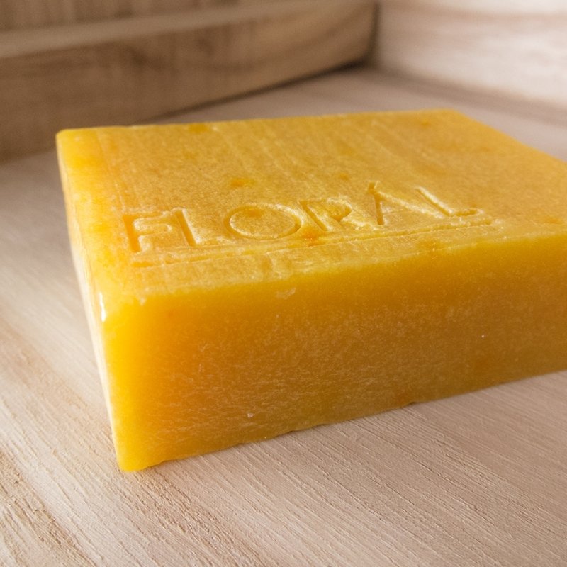 【FLORAL】手工皂系列-南瓜微薰手工皂 100g - 肥皂/手工皂 - 其他材質 橘色
