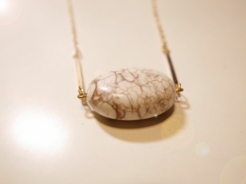 Moon light Gemstone necklace - สร้อยคอ - เครื่องเพชรพลอย ขาว