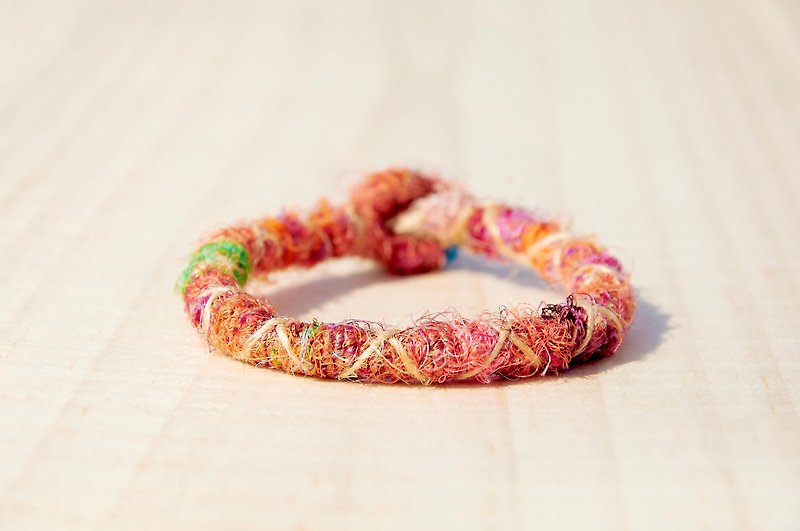 聖誕禮物情人節禮物民族風客製手繩-手捻彩色紗麗線 ( 單圈設計 )