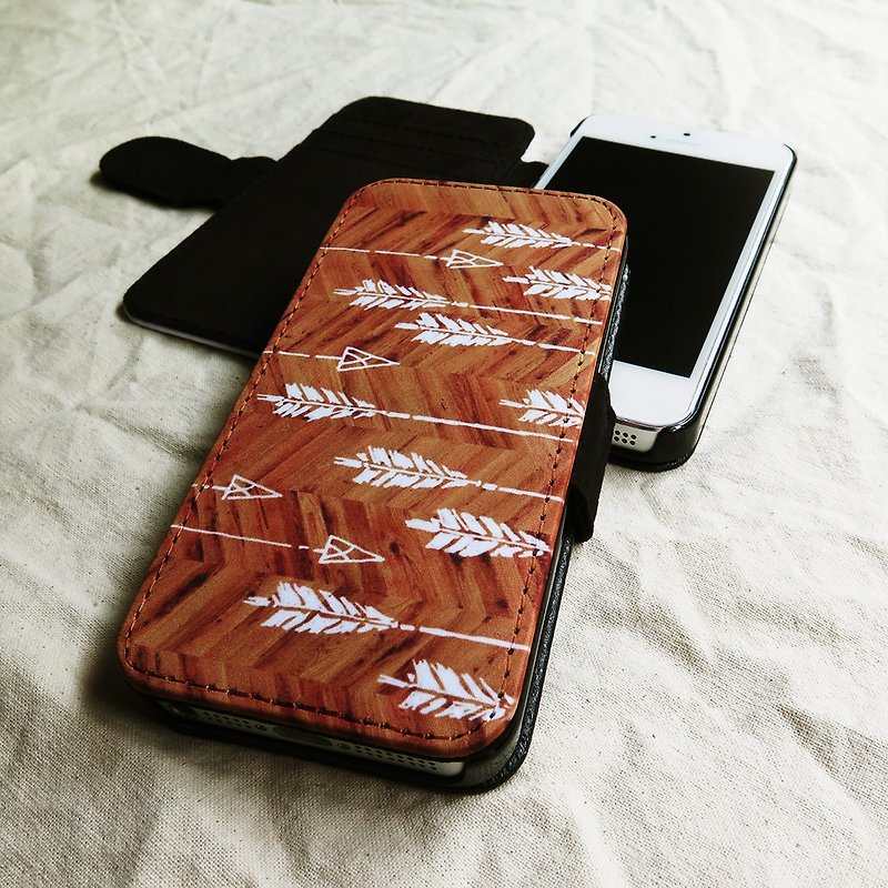 Wooden Tribal Arrows, - Designer,iPhone Wallet,Pattern iPhone wallet - เคส/ซองมือถือ - วัสดุอื่นๆ สีนำ้ตาล
