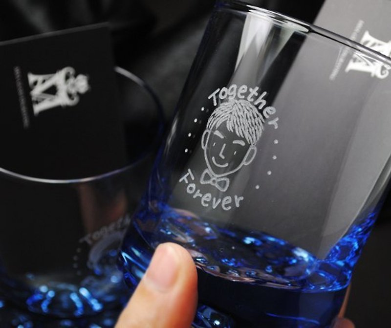 220cc(一對價)【MSA GLASS ENGRAVING】TOGETHER FOREVER 情人禮 深海藍義大利 Bormioli Rococo手繪刻字威士忌杯 刻字酒杯 - 其他 - 玻璃 藍色