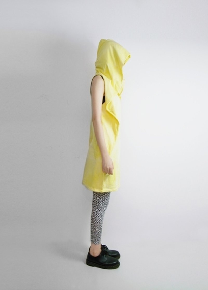 I A N Design natural dye -. Shanzhizi yellow organic cotton hooded vest Organic Cotton - เสื้อกั๊กผู้หญิง - พืช/ดอกไม้ สีเหลือง
