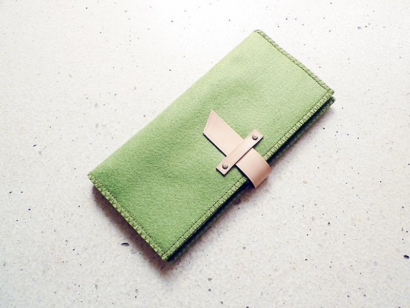 橄欖綠織布綴有牛皮長布夾 - 長短皮夾/錢包 - 其他材質 綠色