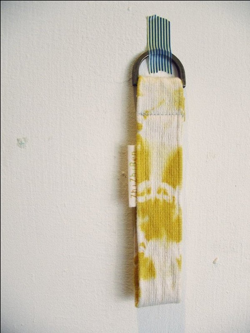 【ZhiZhiRen】植物染系列 - 短版鑰匙圈－蛋黃 - 吊飾 - 棉．麻 黃色