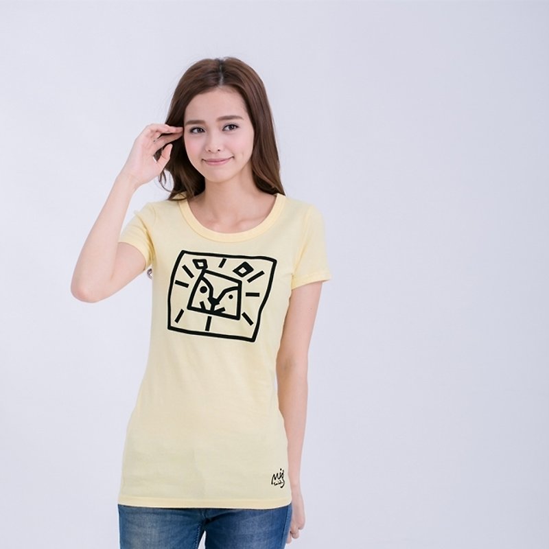 Square Lion peach cotton T-shirt Women - เสื้อยืดผู้หญิง - ผ้าฝ้าย/ผ้าลินิน สีเหลือง