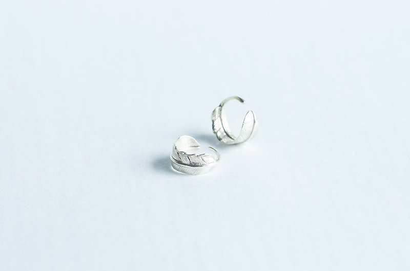 hane handmade feather tail ring 925 silver ring (single) Left / Right - แหวนทั่วไป - โลหะ สีเทา