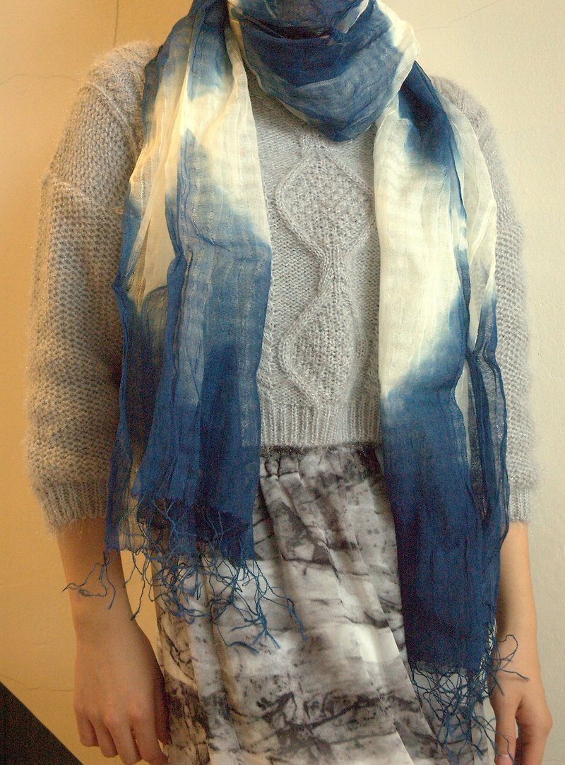 :: Wood :: thin blue dye around - Great aryl - ผ้าพันคอ - ผ้าฝ้าย/ผ้าลินิน สีน้ำเงิน