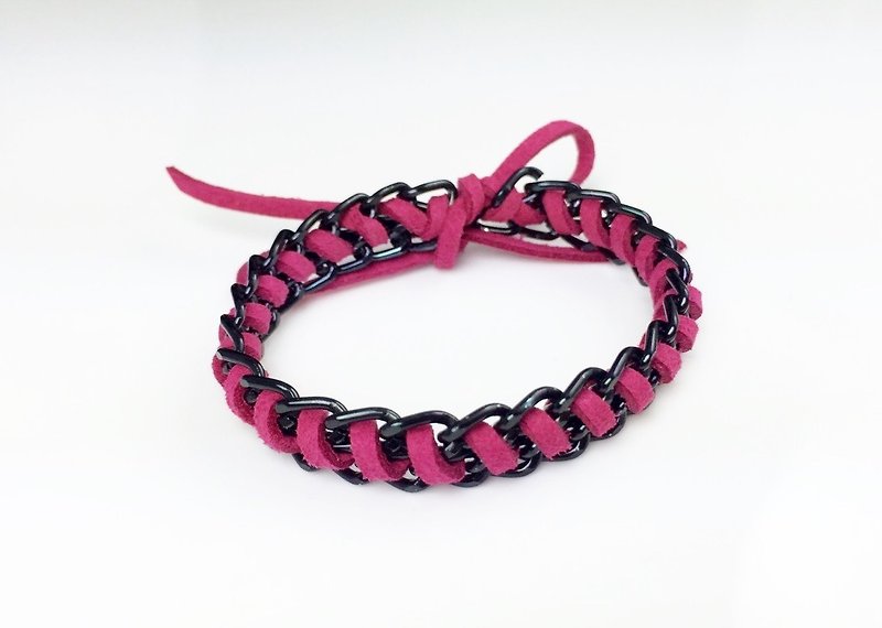 X black color pink suede rope chain - สร้อยข้อมือ - หนังแท้ สึชมพู