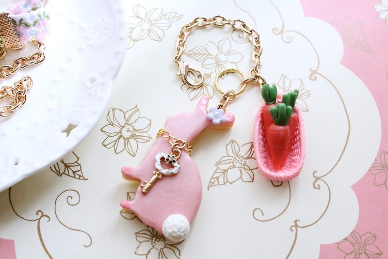 Hand-made waltz-Miss Rabbit and Carrot Basket~Imitation fondant biscuit bag ornament/key ring - Keychains - Clay 