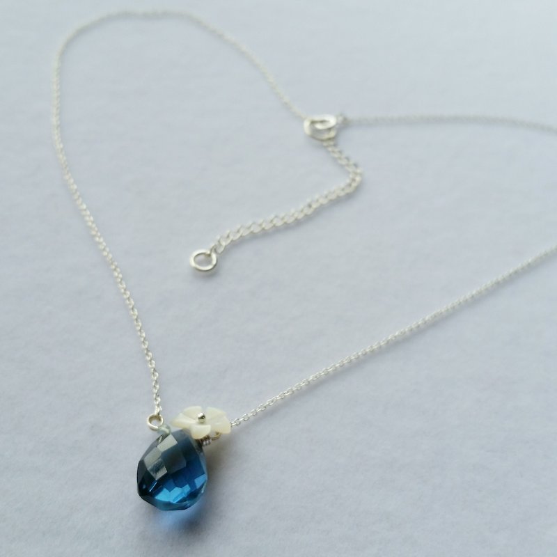Gemstone Necklaces Blue - 925 sterling silver, large size super beautiful topaz , mother-of-pearl cherry blossom and small blue blue beads sterling silver clavicle necklace