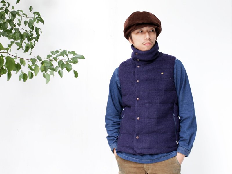 Within GOHEMP classic wool crepe map in down vest M - เสื้อกั๊กผู้ชาย - วัสดุอื่นๆ สีน้ำเงิน