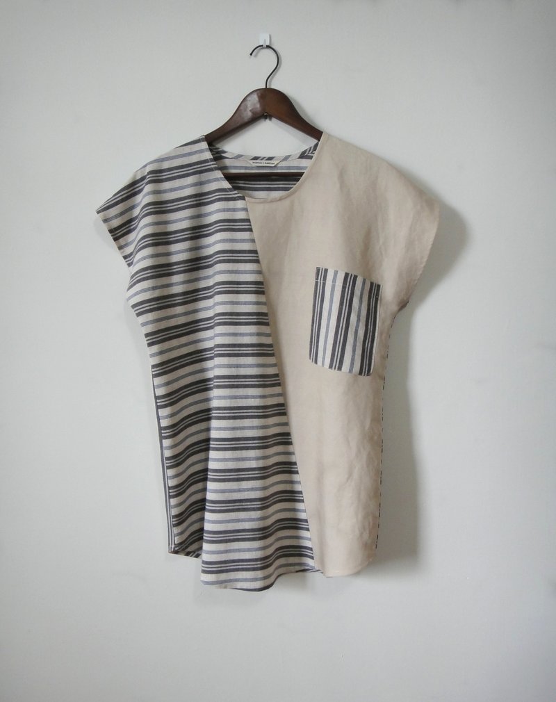 【手作．拼貼灰線條紋．棉麻寬版上衣】 - 女裝上衣 - 其他材質 灰色