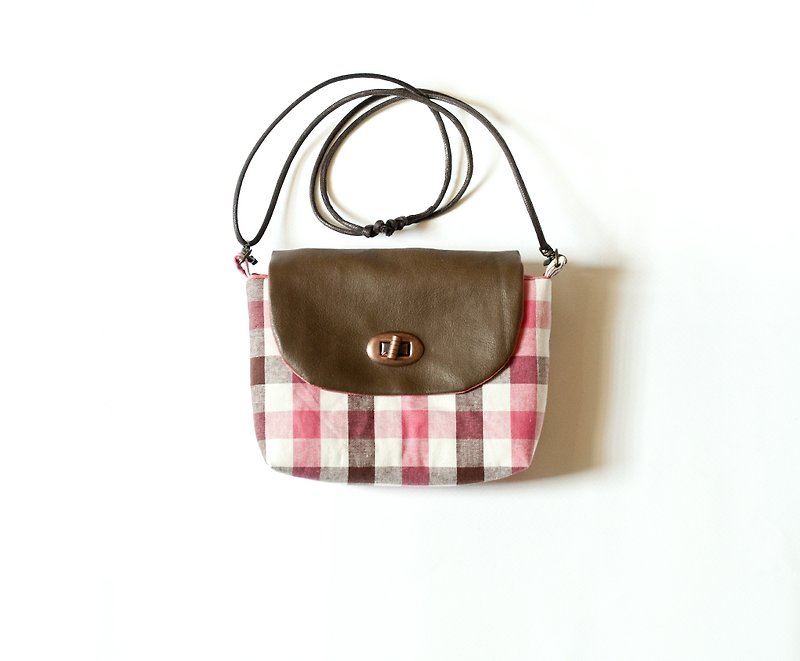 Shoulder bag / Universal bag / camera bag -Pink plaid - Toiletry Bags & Pouches - Cotton & Hemp Pink