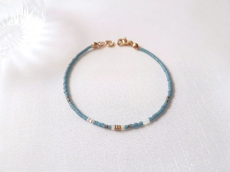 Island ‧ Bronze Crystal Beaded Bracelet - Bracelets - Copper & Brass Blue