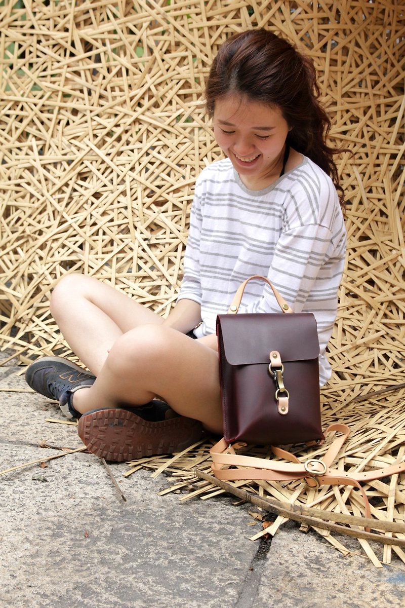 Caramel minimalist classic small back / side backpack - new color continuous shelves in - กระเป๋าเป้สะพายหลัง - หนังแท้ สีนำ้ตาล