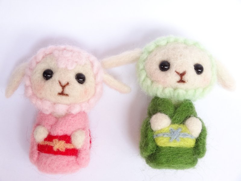 Spring sheep - wool felt "keychain, ornaments, decorations" (can be customized to change the color) - Keychains - Wool Multicolor