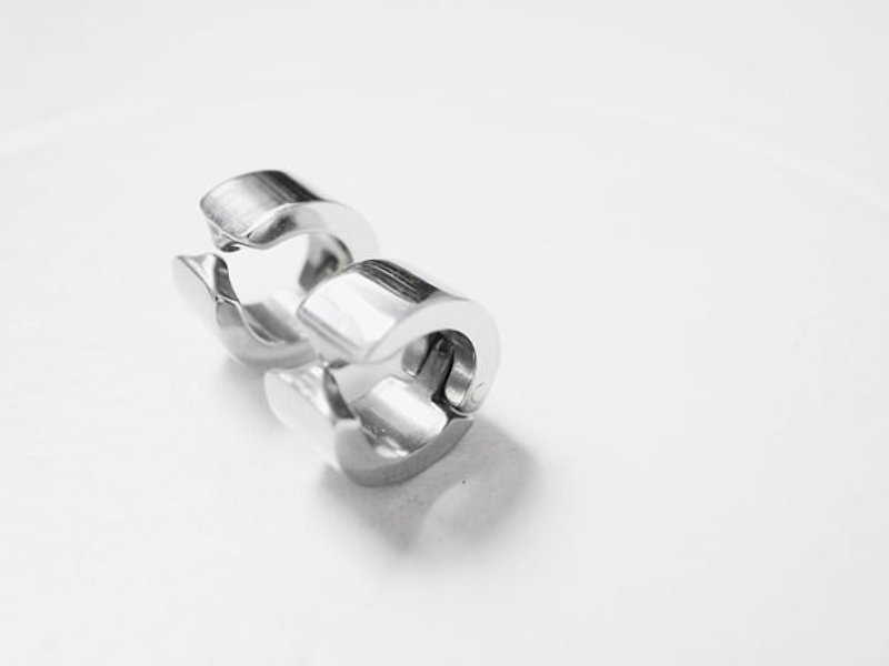 [Ian Design West Germany] prototype clip earrings stainless steel anti-allergic steel mash silver white steel earrings - ต่างหู - วัสดุอื่นๆ สีเทา